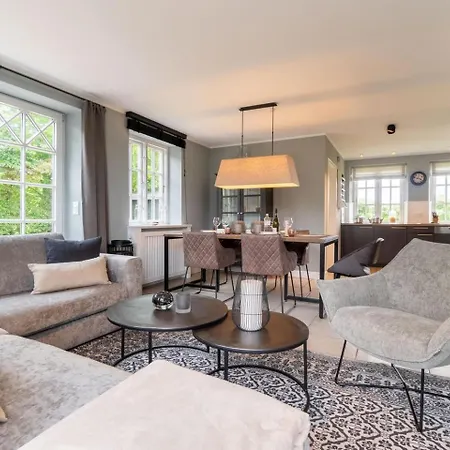 Seesucht-foehr - Moderne Reet-haushaelfte Mit Sauna, Garten & Terrasse Nahe Wattenmeer Feriehus