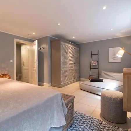 Feriehus Seesucht-foehr - Moderne Reet-haushaelfte Mit Sauna, Garten & Terrasse Nahe Wattenmeer