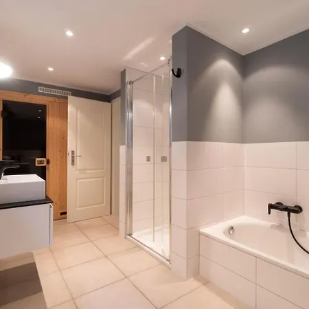 Feriehus Seesucht-foehr - Moderne Reet-haushaelfte Mit Sauna, Garten & Terrasse Nahe Wattenmeer