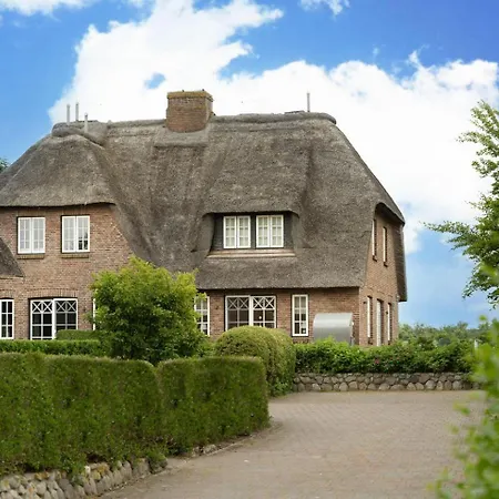 Seesucht-foehr - Moderne Reet-haushaelfte Mit Sauna, Garten & Terrasse Nahe Wattenmeer Feriehus Utersum