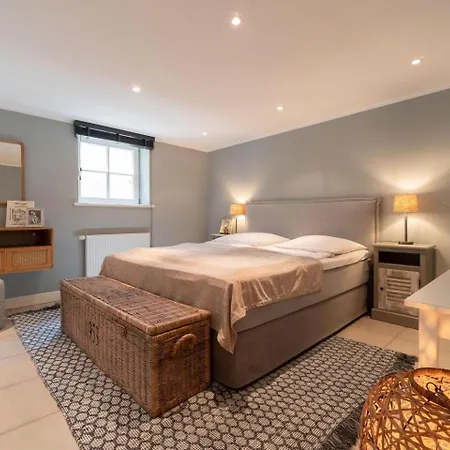 Seesucht-foehr - Moderne Reet-haushaelfte Mit Sauna, Garten & Terrasse Nahe Wattenmeer * Utersum